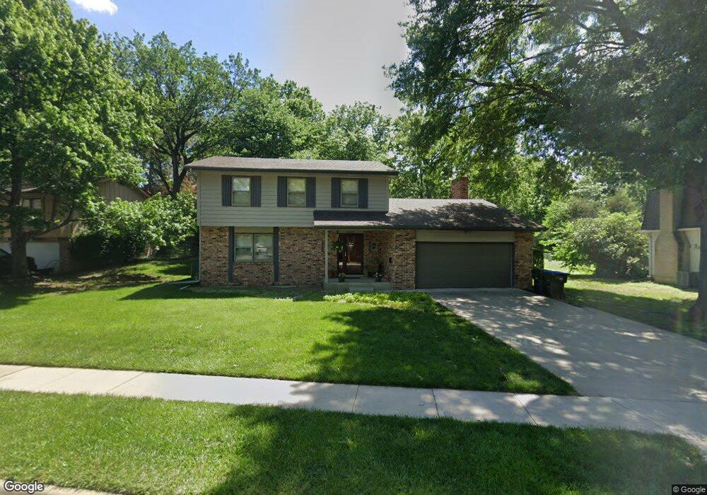 2317 SW 33rd St, Topeka, KS 66611 - photo 1