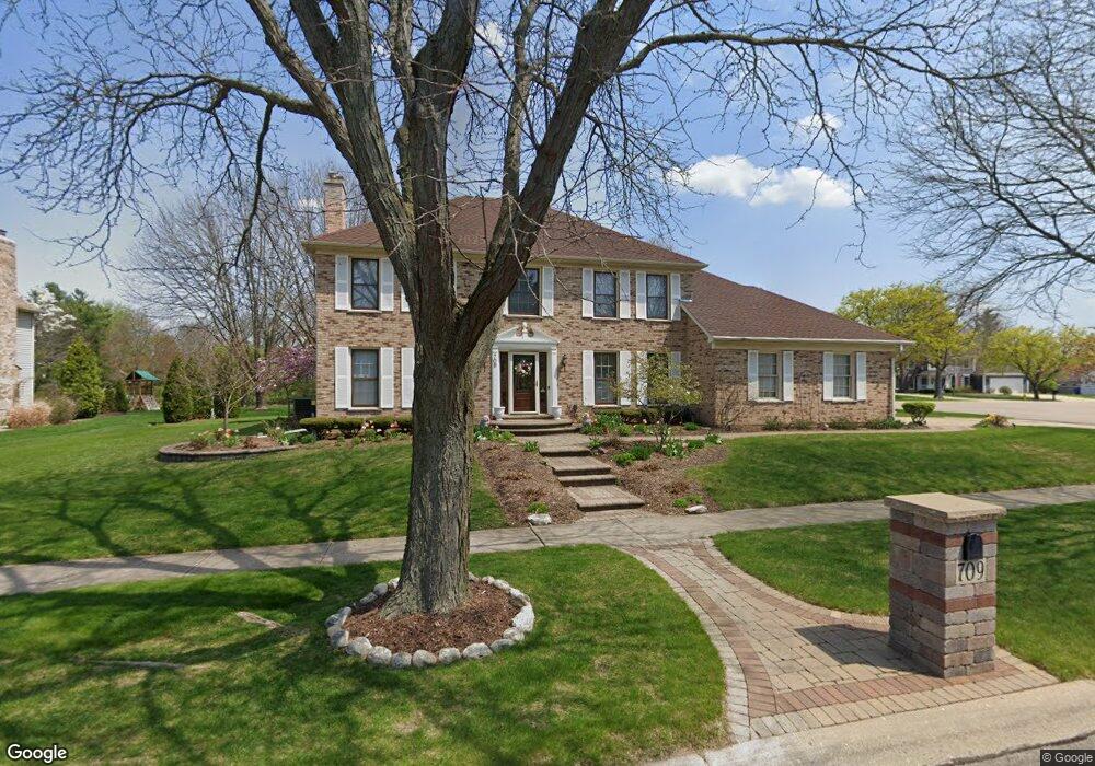 709 Bluegrass Dr, Wheaton, IL 60189 - photo 1