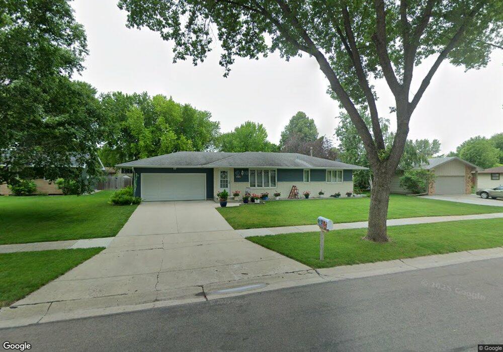 3243 Longfellow Rd N, Fargo, ND 58102 - photo 1