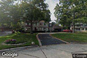 2 Fairlake Ln, Grosse Pointe Shores, MI 48236