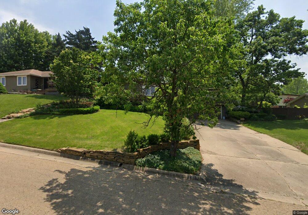 1817 SW 26th St, Topeka, KS 66611 - photo 1