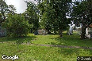 305 E 2nd St, Bowen, IL 62316