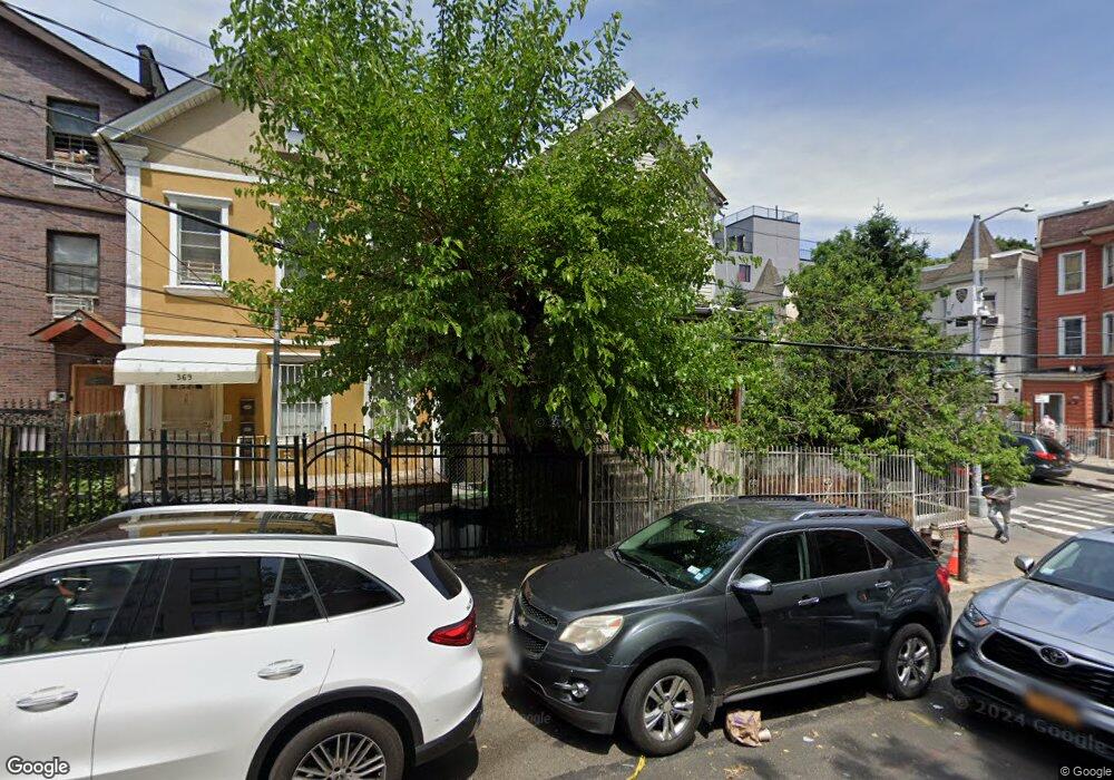 373 E 194th St, Bronx, NY 10458 - photo 1