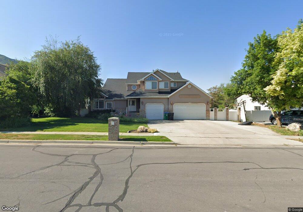 1882 E Crescent View Dr, Sandy, UT 84092 - photo 1