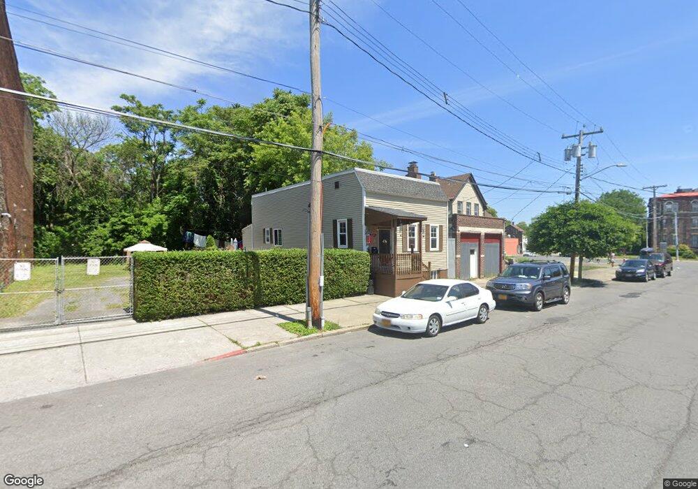 133 N Lake Ave, Albany, NY 12206 - photo 1