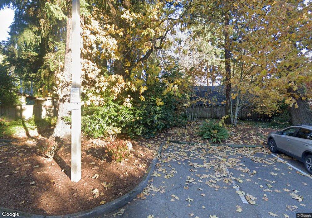 8915 SE 44th St, Mercer Island, WA 98040 - photo 1