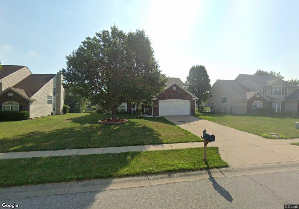 545 Hummingbird Ln, Whiteland, IN 46184 - photo 1