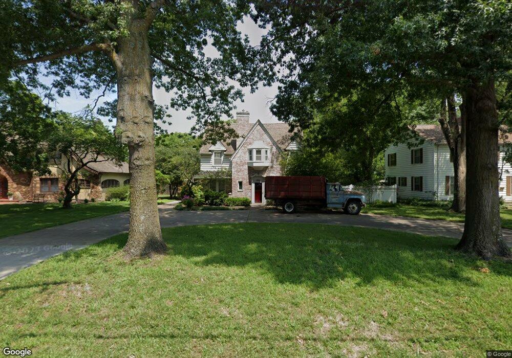 3210 SW 17th St, Topeka, KS 66604 - photo 1