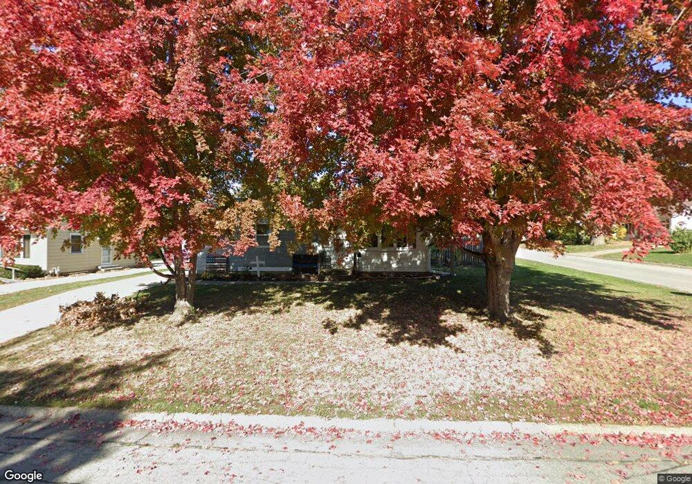 1718 N 2nd Ave E, Newton, IA 50208 - photo 1