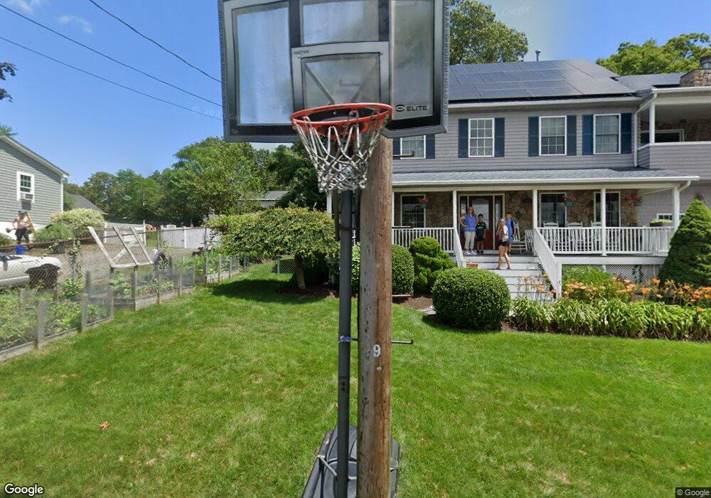 178 Grand View Dr, Warwick, RI 02886 - photo 1