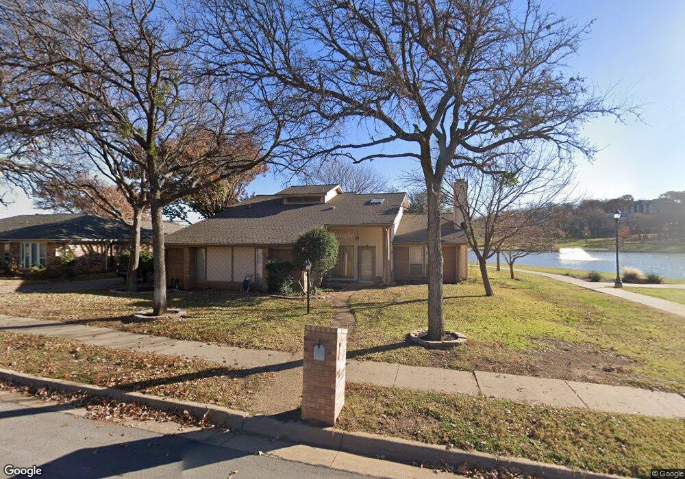 2312 Lakeview Dr, Bedford, TX 76021 - photo 1