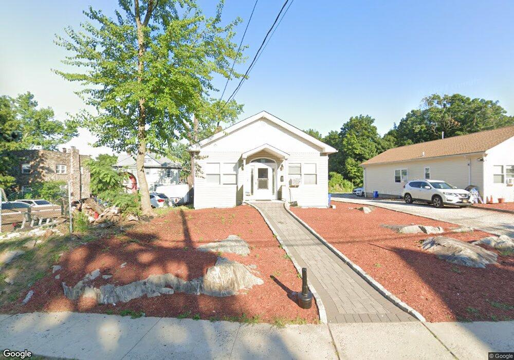 39 Wellesley Ave, Yonkers, NY 10705 - photo 1