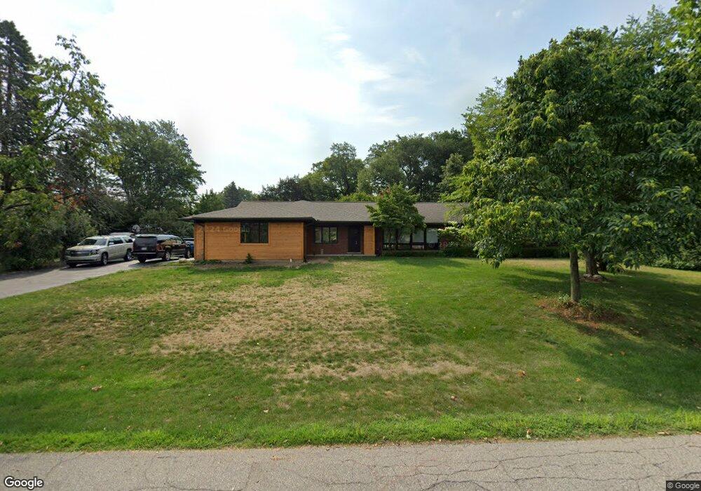 5649 Roundhill Rd, Bloomfield Hills, MI 48301 - photo 1