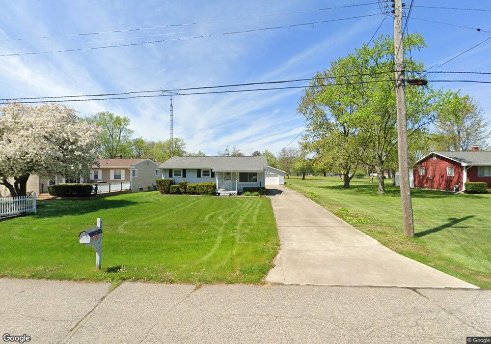 2042 Ainsworth St, Flint, MI 48532 - photo 1