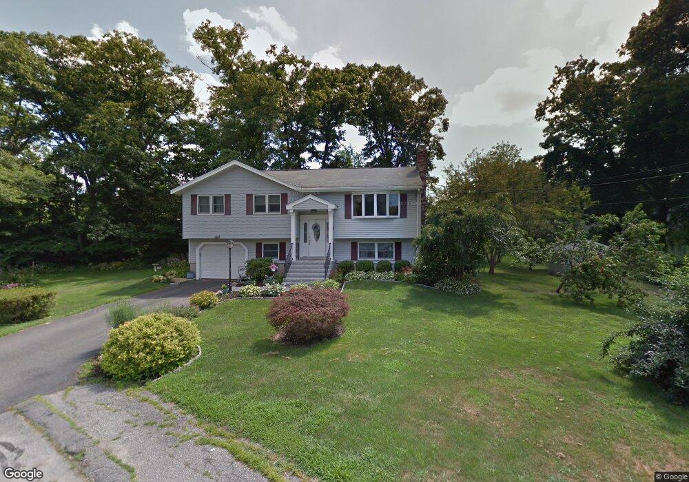 3 Linden Cir, Woburn, MA 01801 - photo 1