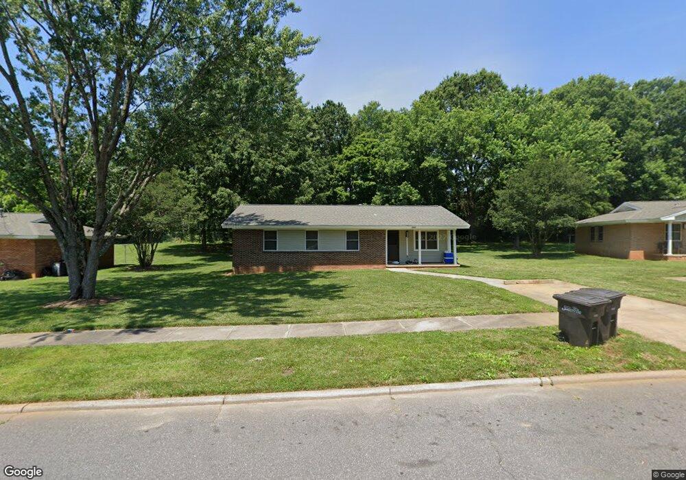 908 Adams St, Statesville, NC 28677 - photo 1
