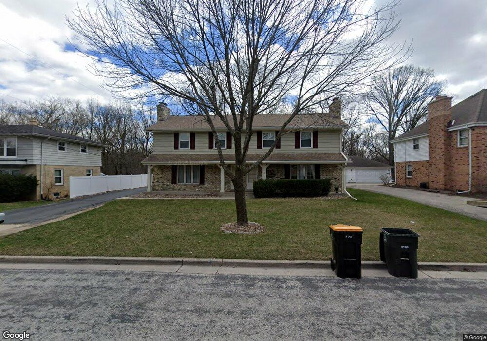 11725 W Diane Dr unit 11725, Wauwatosa, WI 53226 - photo 1