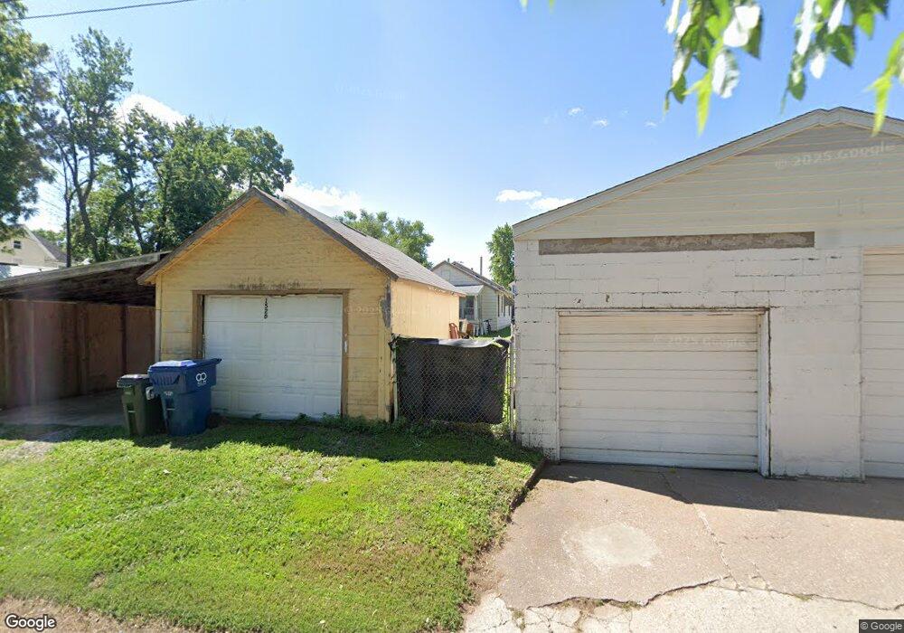 1520 W 3rd St, Davenport, IA 52802 - photo 1