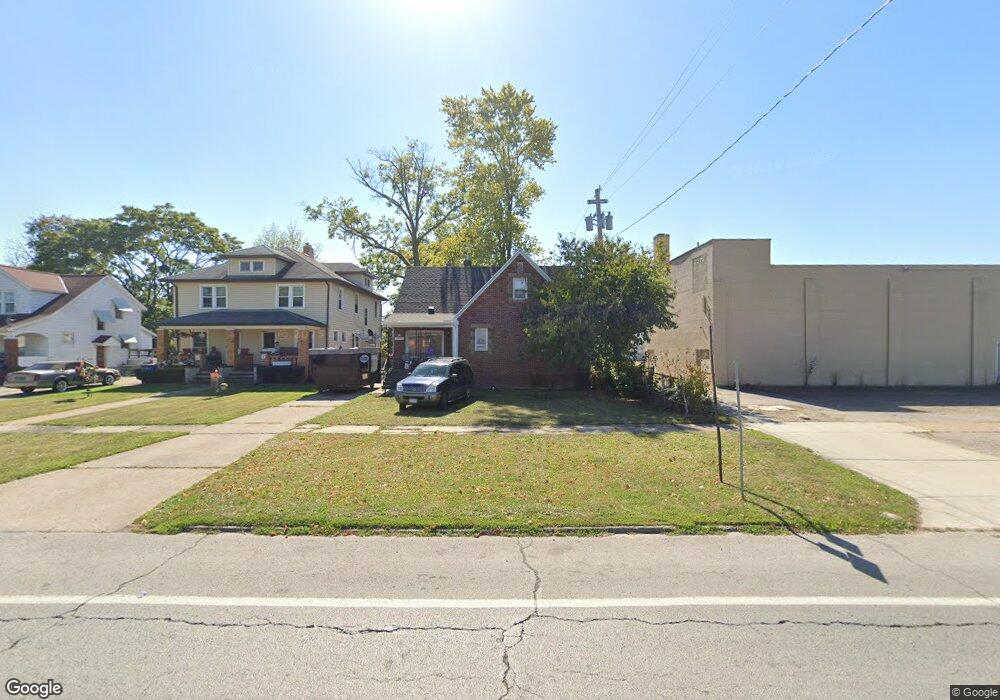 2212 E 31st St, Lorain, OH 44055 - photo 1
