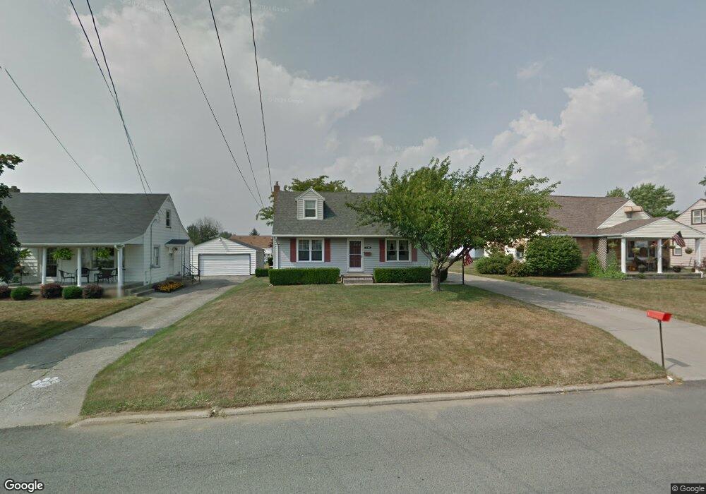 239 Renee Dr, Struthers, OH 44471 - photo 1