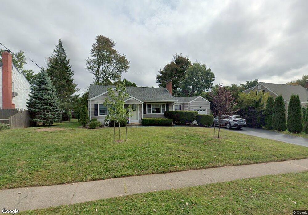 76 Berkshire Rd, West Hartford, CT 06107 - photo 1