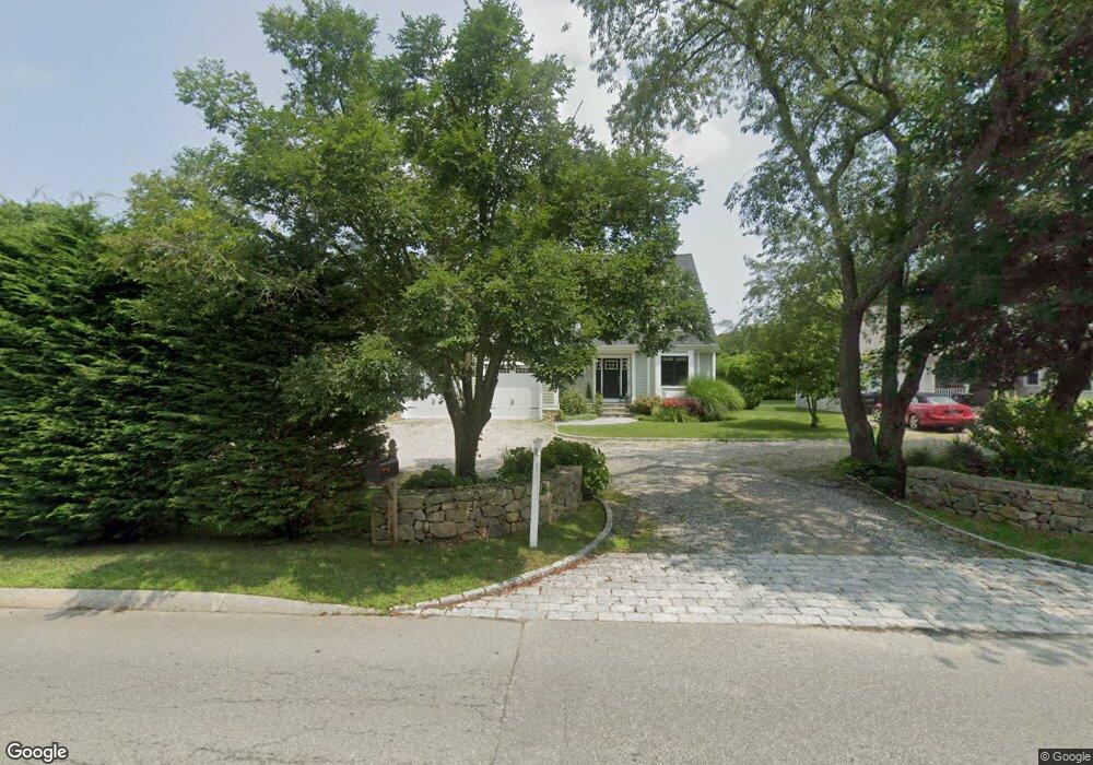 711 Elm St, South Dartmouth, MA 02748 - photo 1