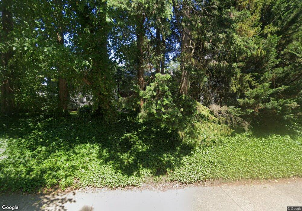 24 N Plandome Rd, Port Washington, NY 11050 - photo 1