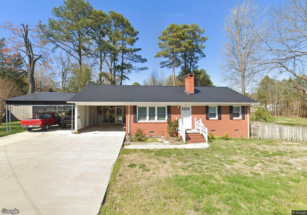 207 Watkins Dr, Siler City, NC 27344 - photo 1