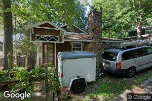 128 Lakeshore Dr, Roswell, GA 30075