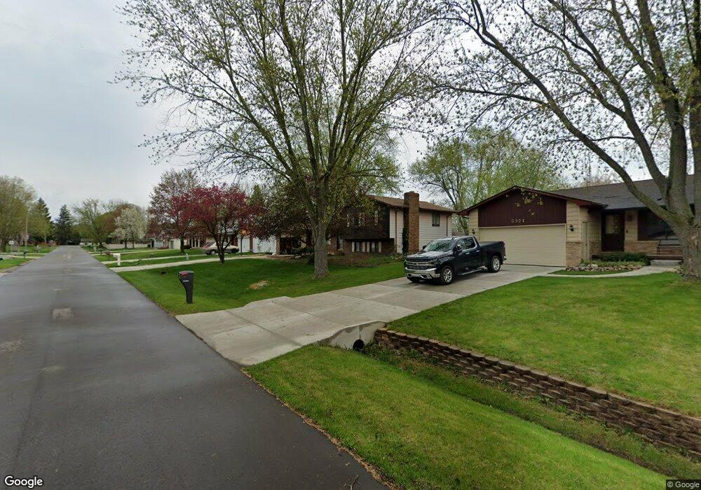 5321 Valleyview Dr, Swartz Creek, MI 48473 - photo 1