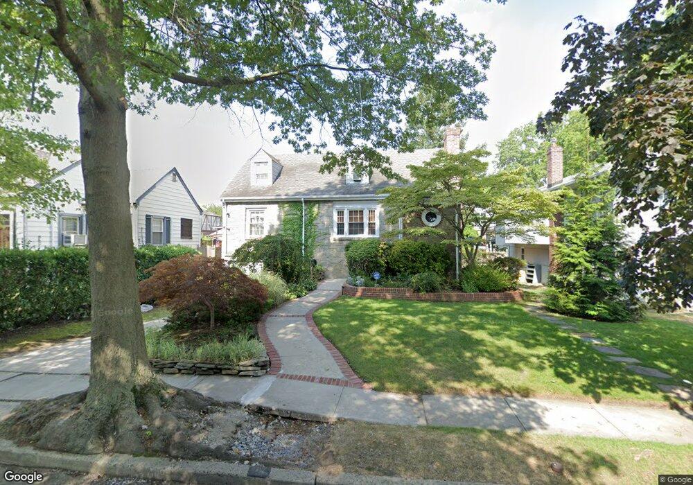 12 Catalpa Ln, Valley Stream, NY 11581 - photo 1