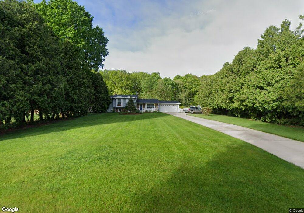 7155 Partridge Dr, Flushing, MI 48433 - photo 1