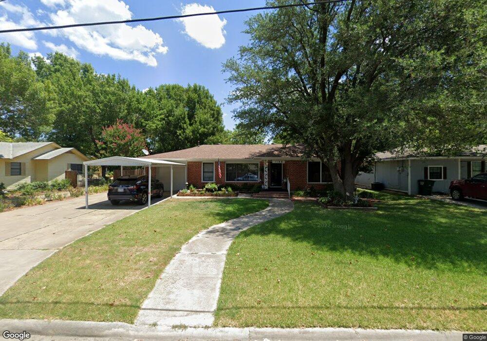 1106 N Howeth St, Gainesville, TX 76240 - photo 1