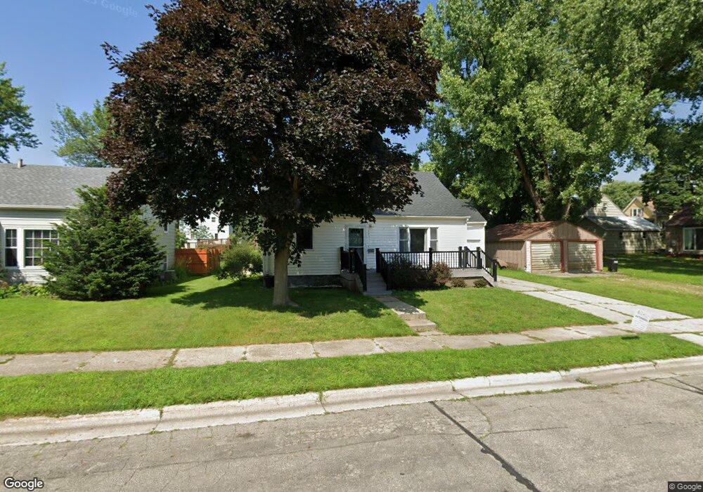 1013 Saint Peter Ave, Albert Lea, MN 56007 - photo 1