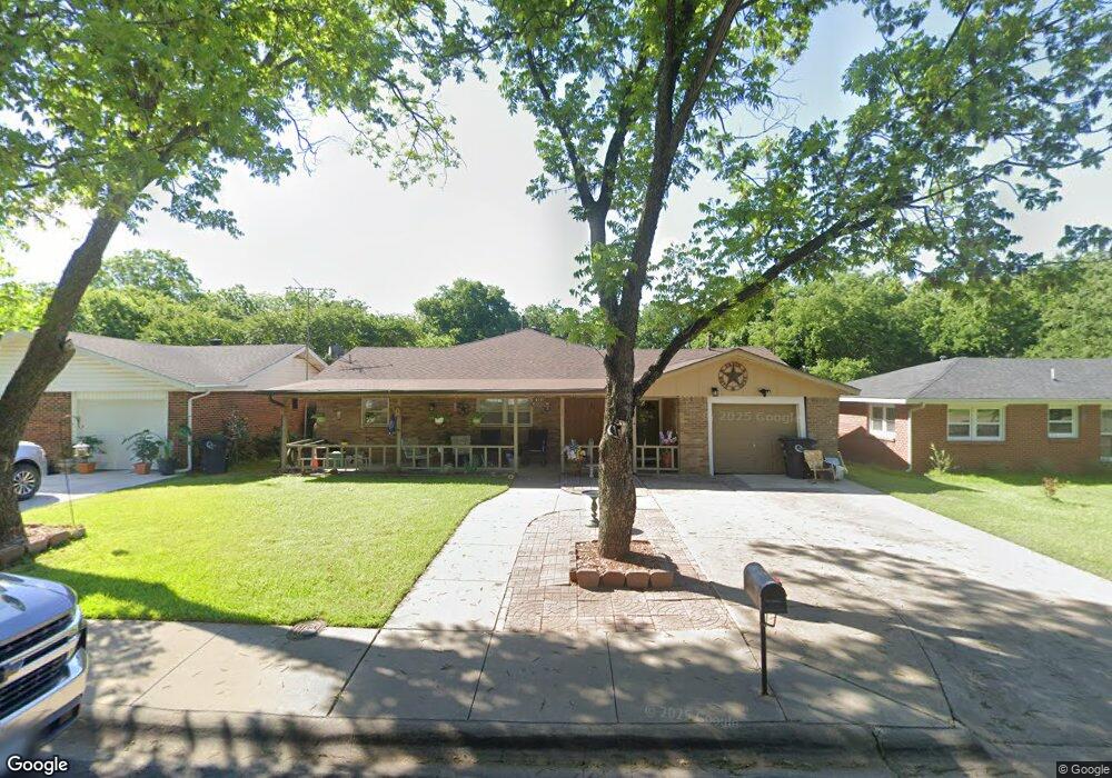 1111 Davis St, Cleburne, TX 76033 - photo 1