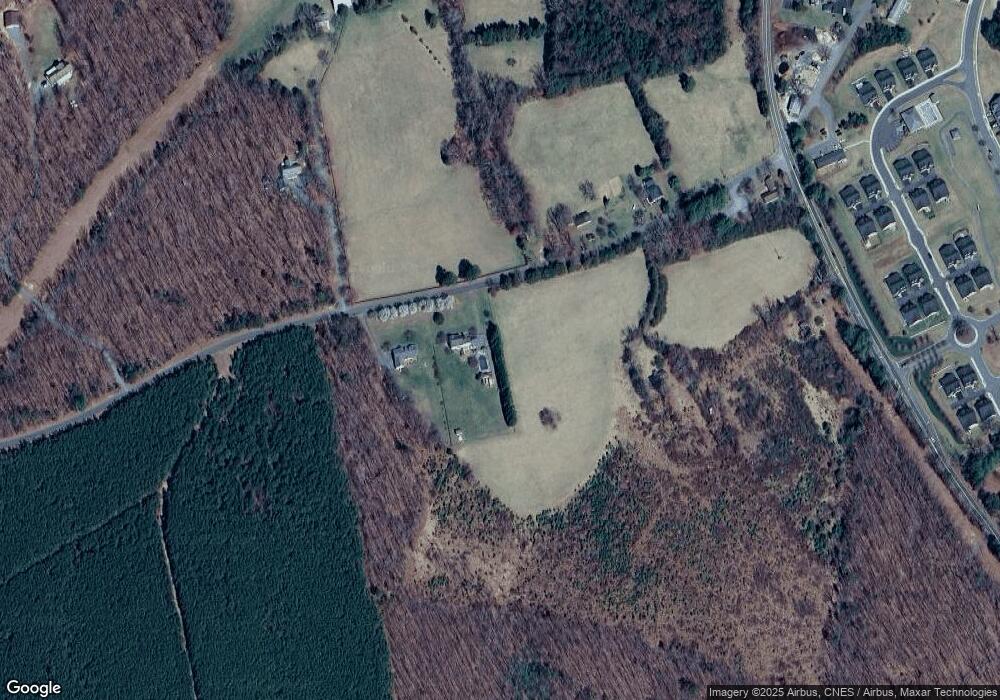 217 Nahor Manor Rd, Palmyra, VA 22963 - photo 1