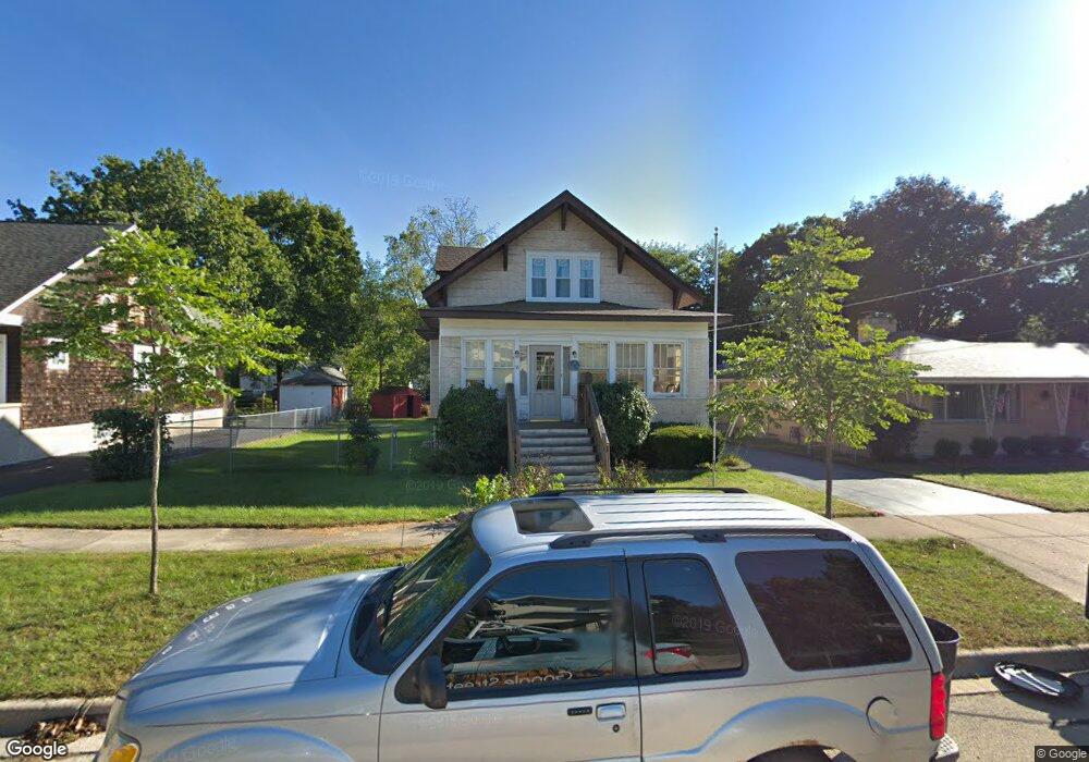 38 Center St, Algonquin, IL 60102 - photo 1