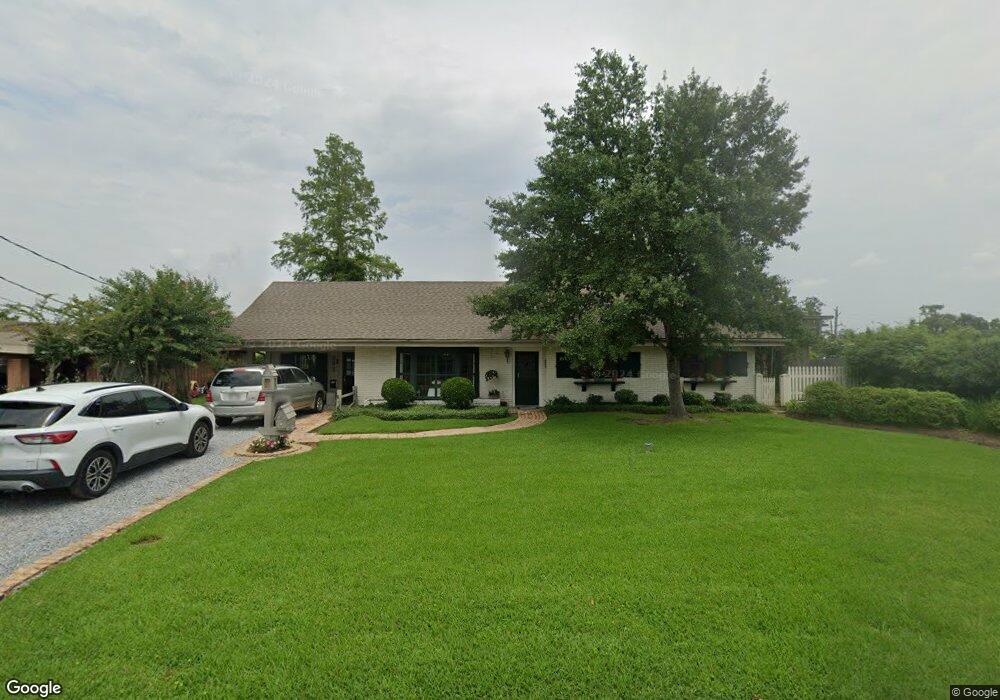 902 Michael Ln, Lake Charles, LA 70605 - photo 1