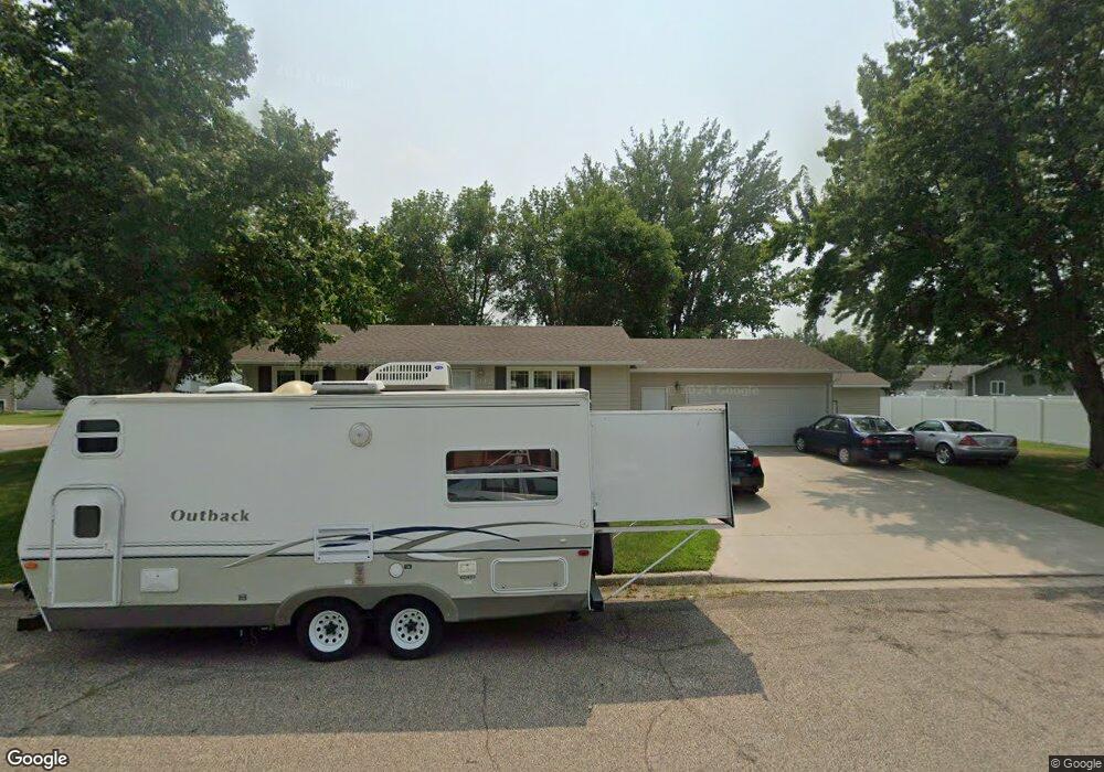 612 17th St NE, Jamestown, ND 58401 - photo 1