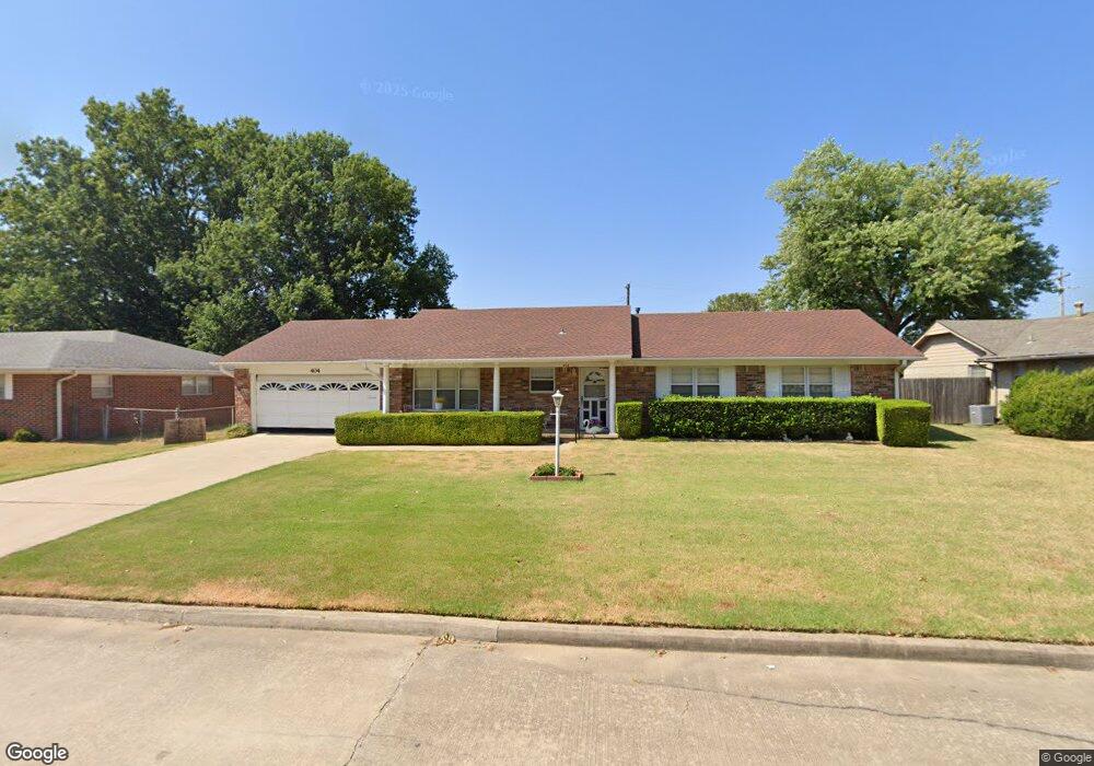 404 E Woods Ln, Claremore, OK 74017 - photo 1
