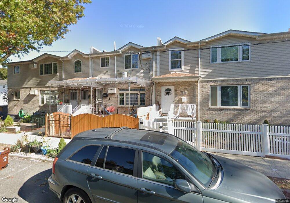 10505 170th St, Jamaica, NY 11433 - photo 1