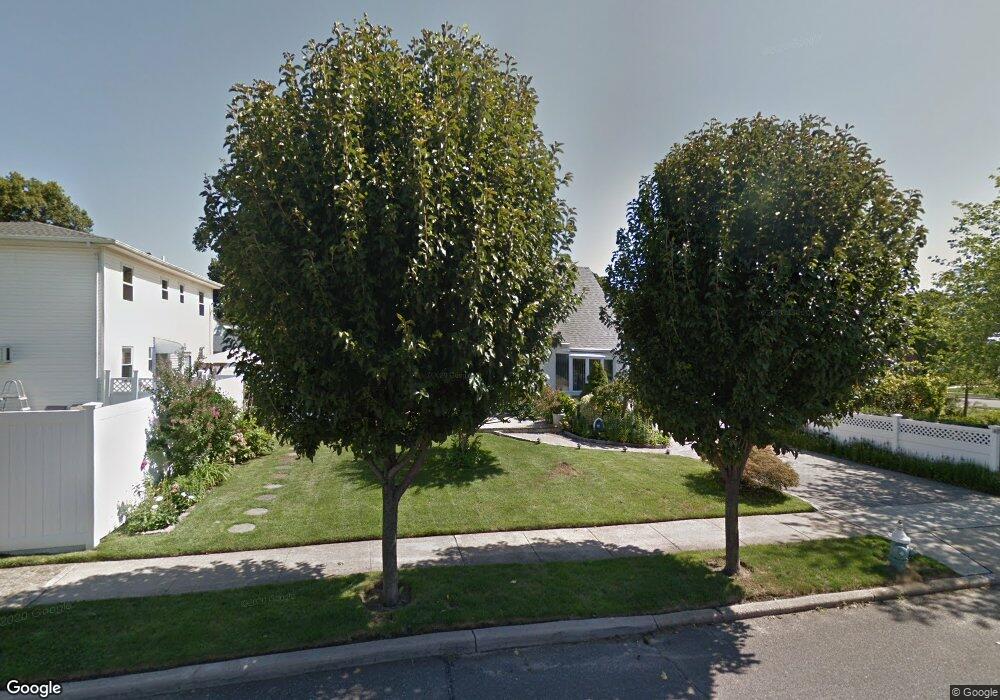 986 Park Ln N, Franklin Square, NY 11010 - photo 1