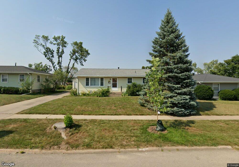 3422 Dennis Dr NW, Cedar Rapids, IA 52405 - photo 1