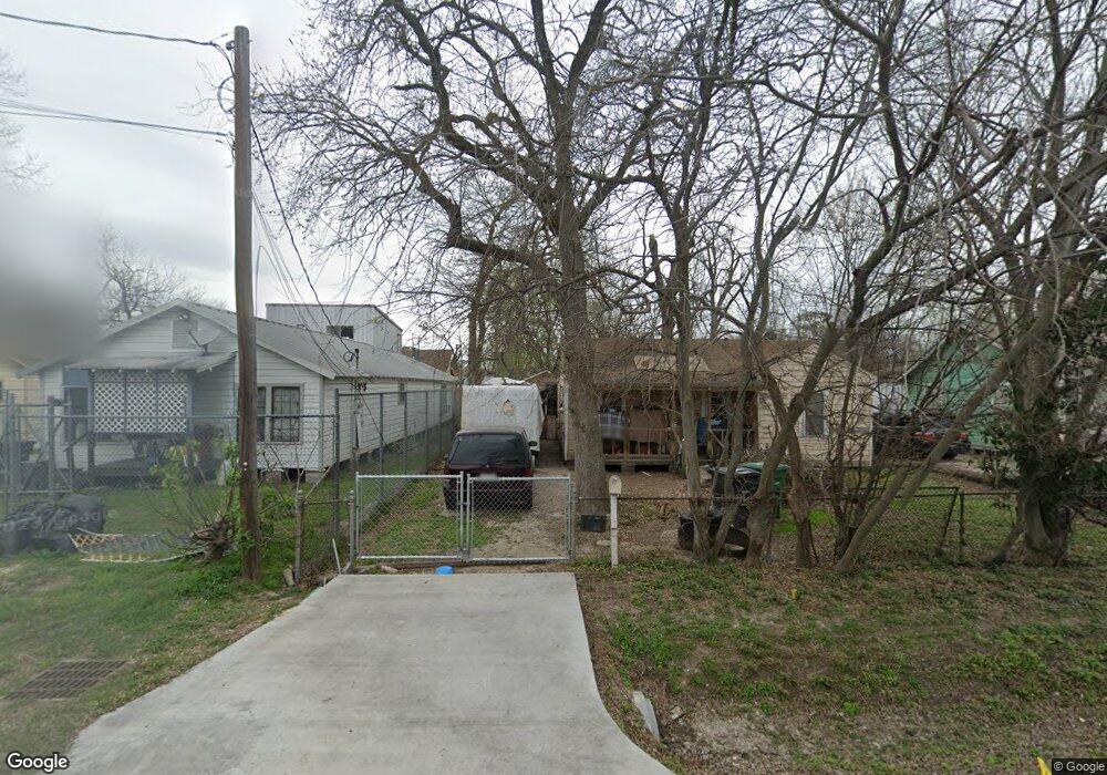 237 Garrotsville St, Houston, TX 77022 - photo 1