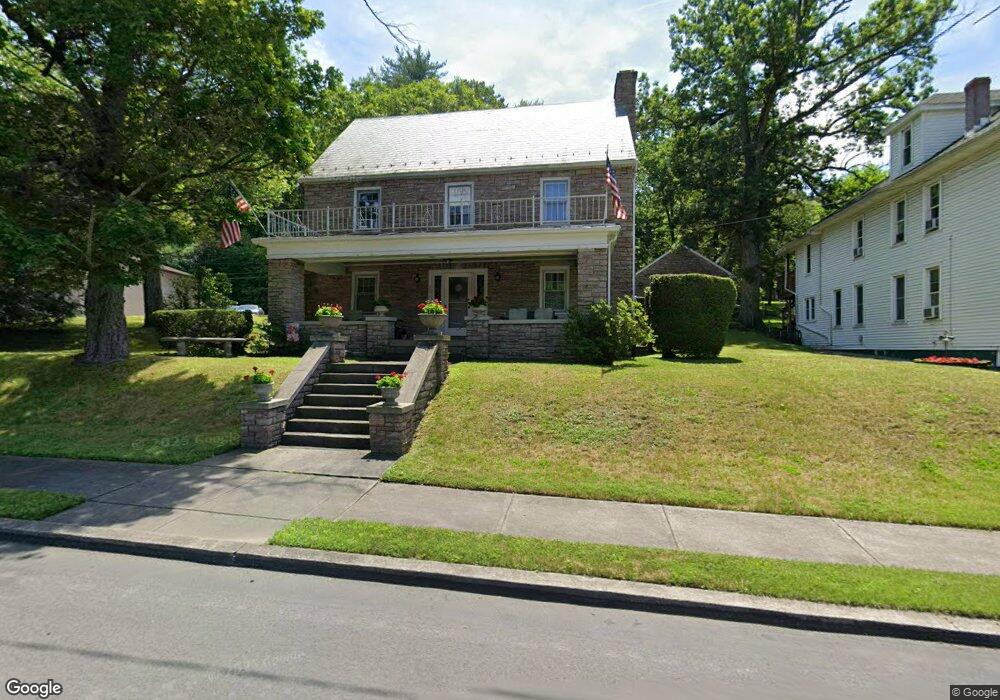 808 E Broad St, Tamaqua, PA 18252 - photo 1