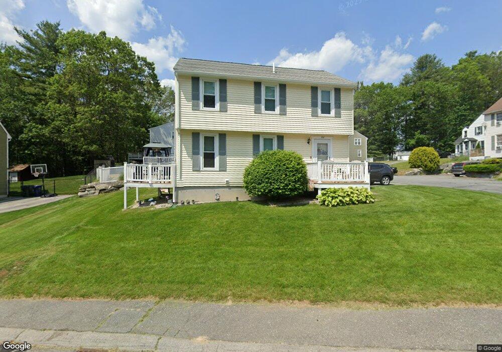 727 Hypine Rd, Dracut, MA 01826 - photo 1