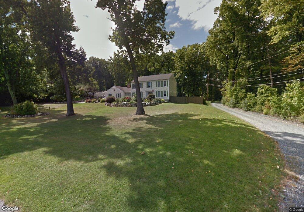 425 Buckhorn Dr, Belvidere, NJ 07823 - photo 1