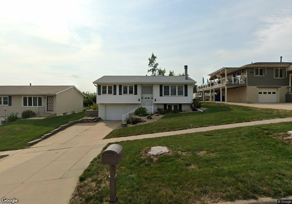 1702 26th St NW, Cedar Rapids, IA 52405 - photo 1