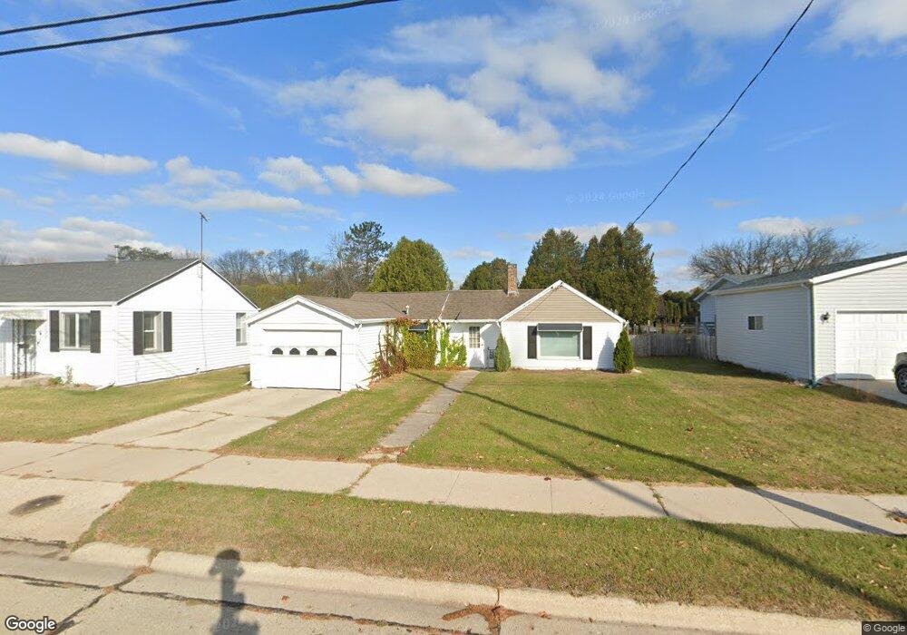 2818 10th St, Two Rivers, WI 54241 - photo 1