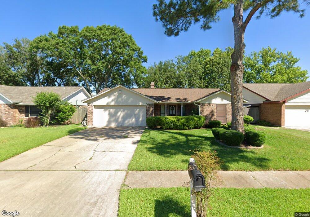 4214 Townes Forest Rd, Friendswood, TX 77546 - photo 1